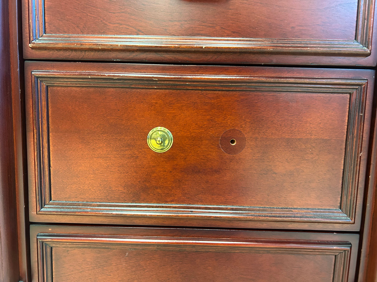 Calcillos Dresser (As is)