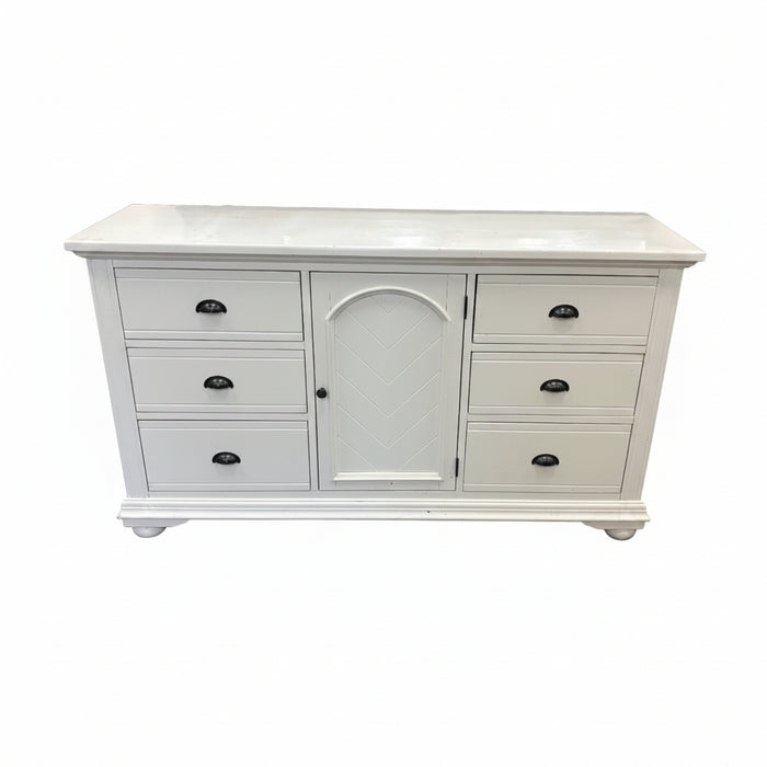White Wooden 6-Drawer Dresser