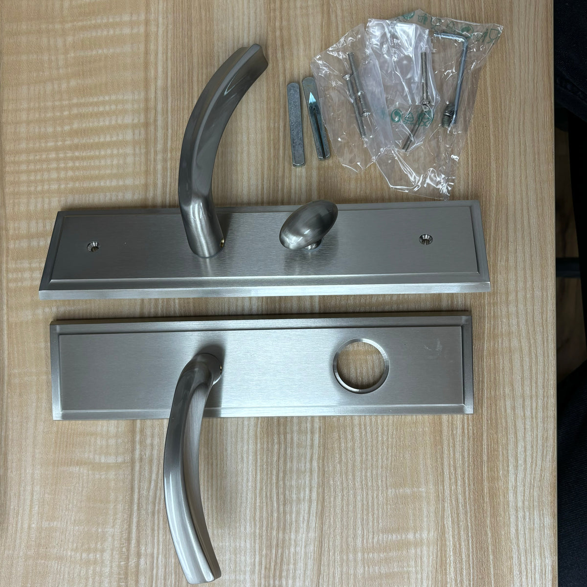 Left-Handed Door Lever with Thumb Turn in Brushed Nickel, 8525BOSSEMLH15