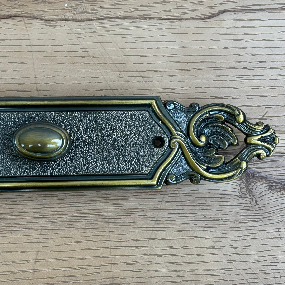 Flat Ornate Door Plate with Knob, 8525U59