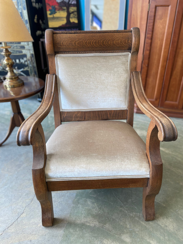 23"W Velvet Cushioned King's Wooden Armchair