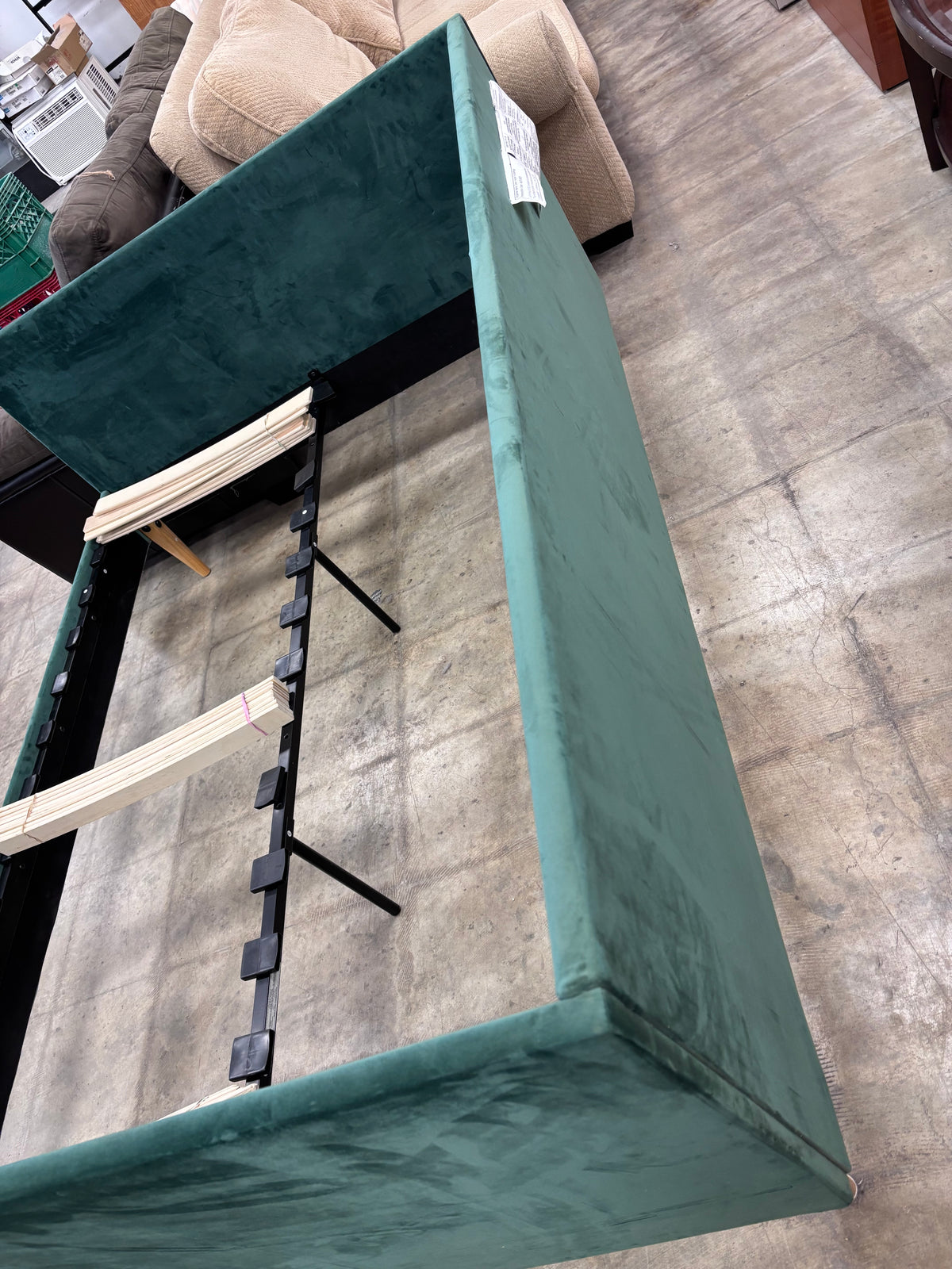 Green Velvet Mid Century Daybed (Full)