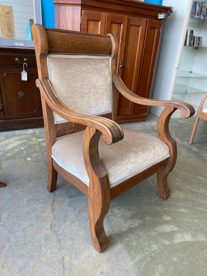 23"W Velvet Cushioned King's Wooden Armchair