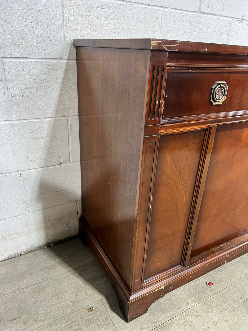Grand Manor Sideboard