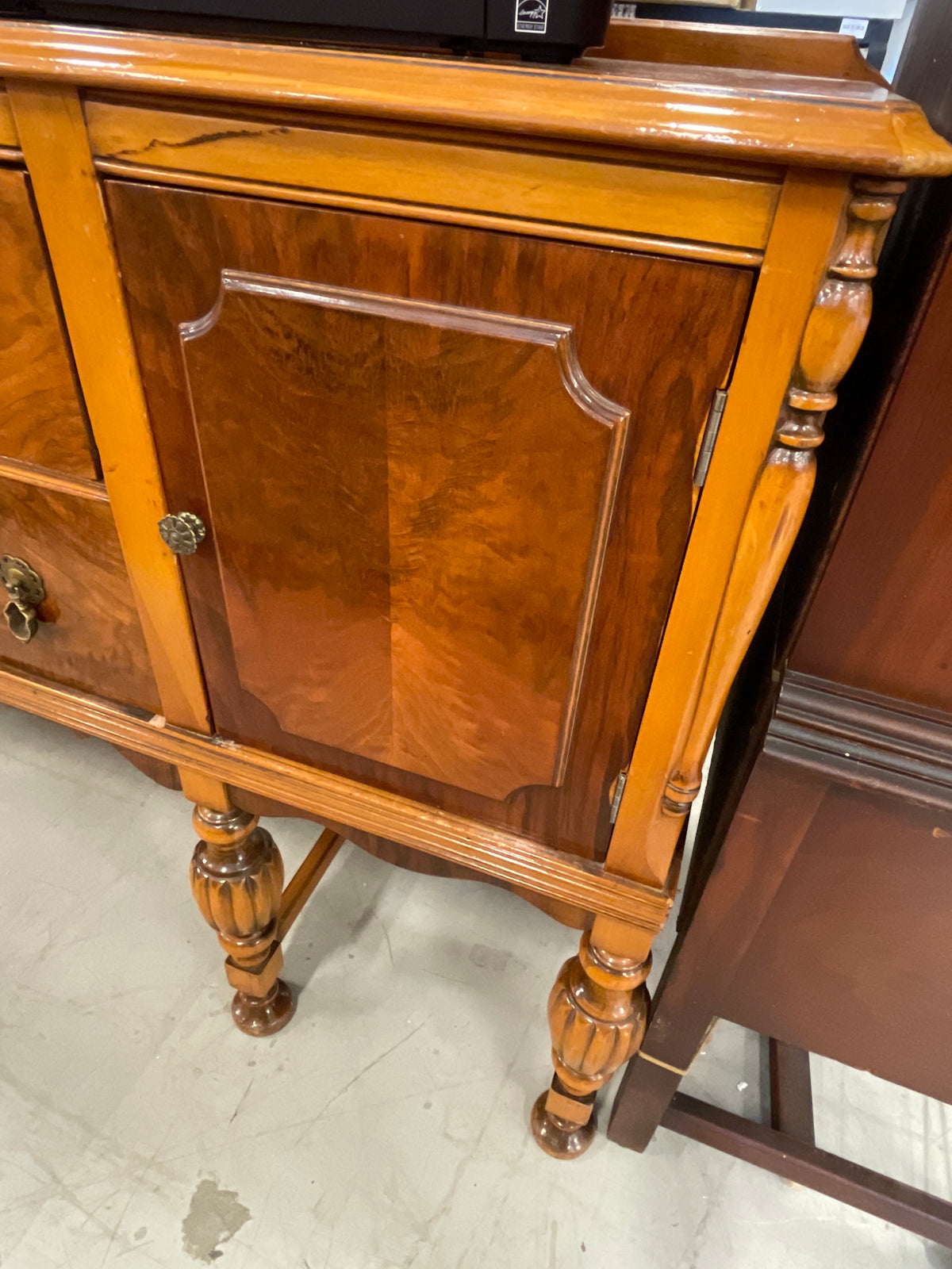 Vintage Honey Brown Sideboard W/Drawers
