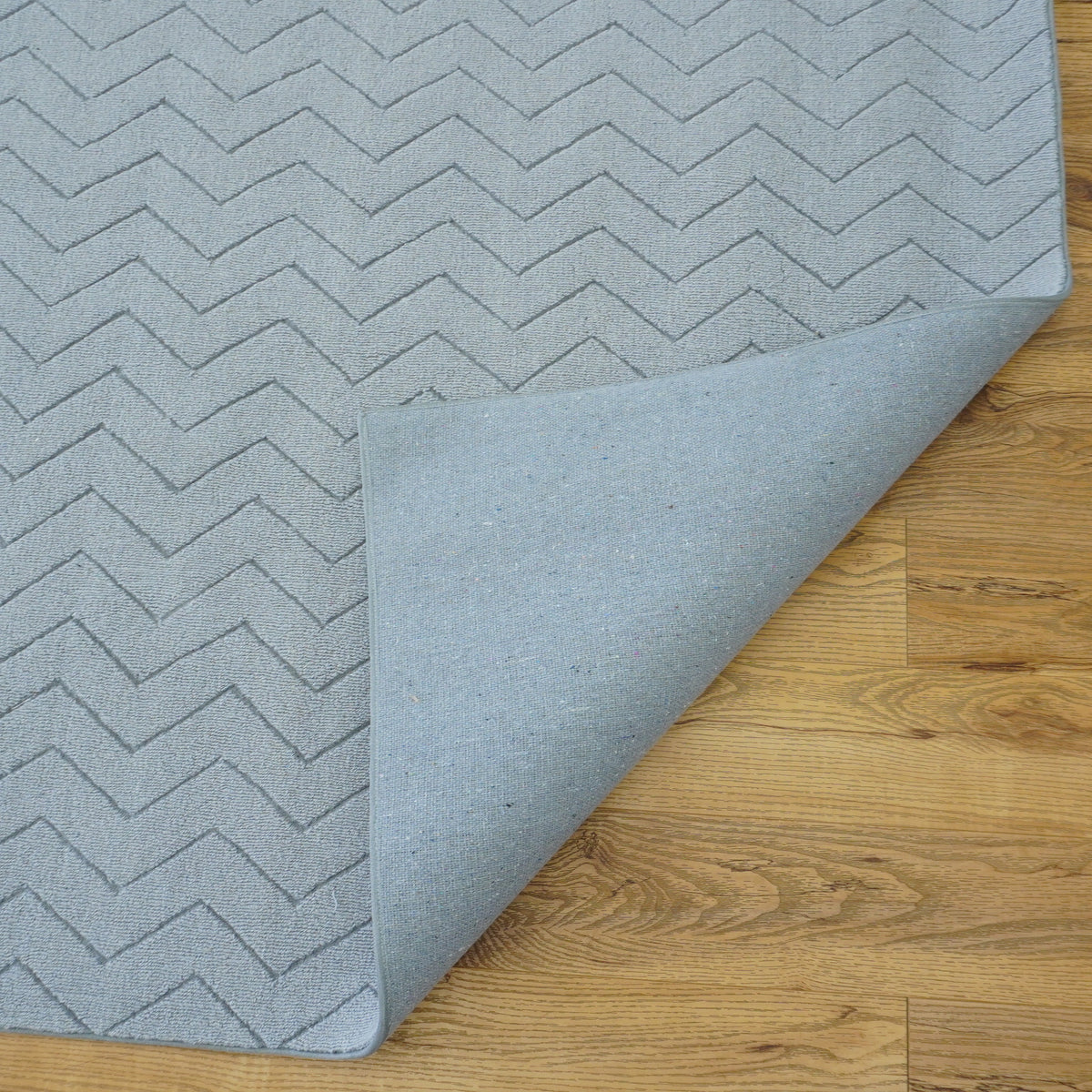 8x10-ft Wool Area Rug - Chevron Grey