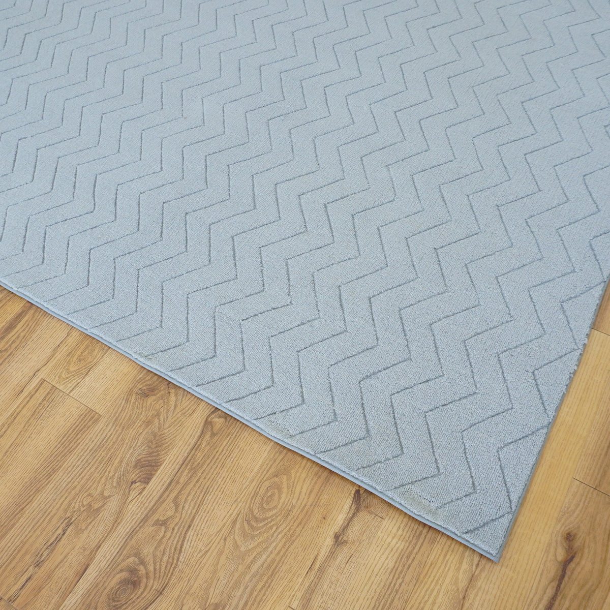 8x10-ft Wool Area Rug - Chevron Grey