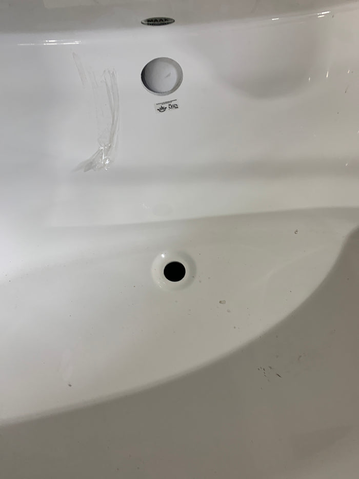 Maax Oval Freestanding Bathtub