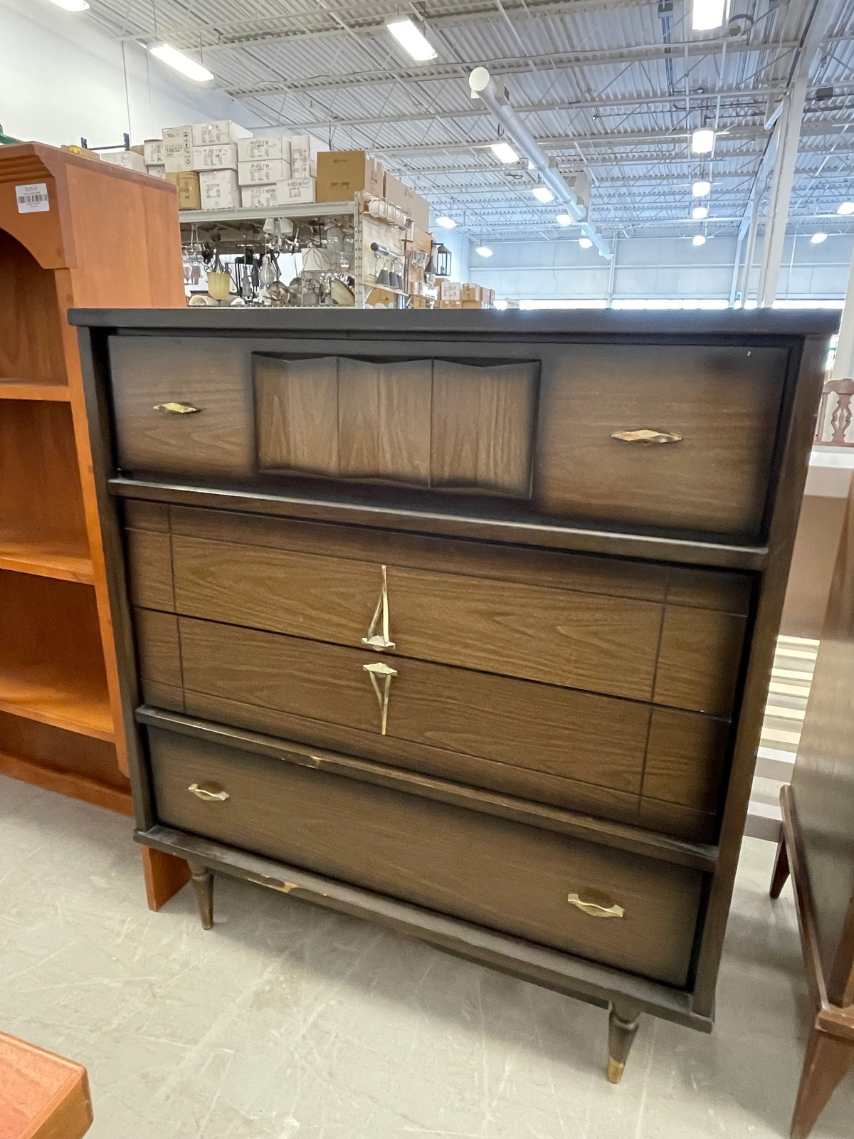 4-drawer Retro Dresser - 36x40x18 inch