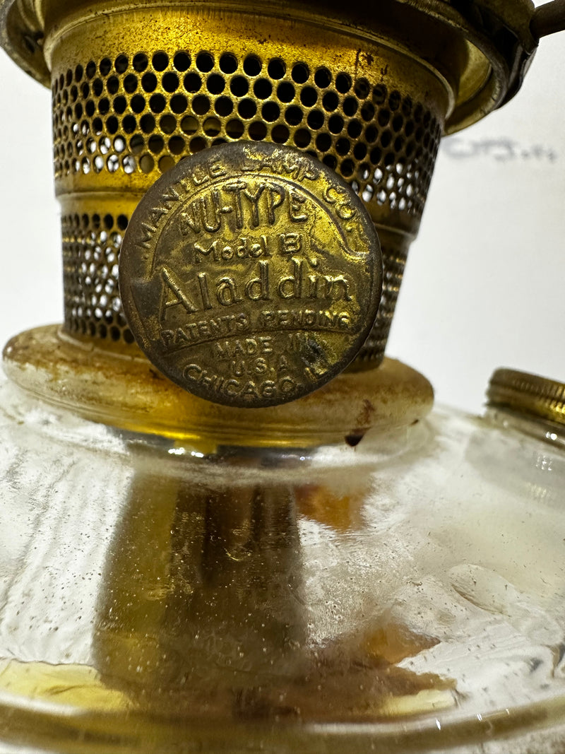 Aladdin Nu-Type Model B oil lamp
