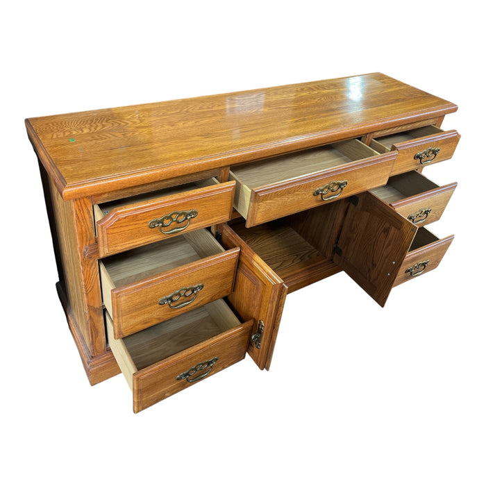 Solid 8-Drawer Oak Dresser