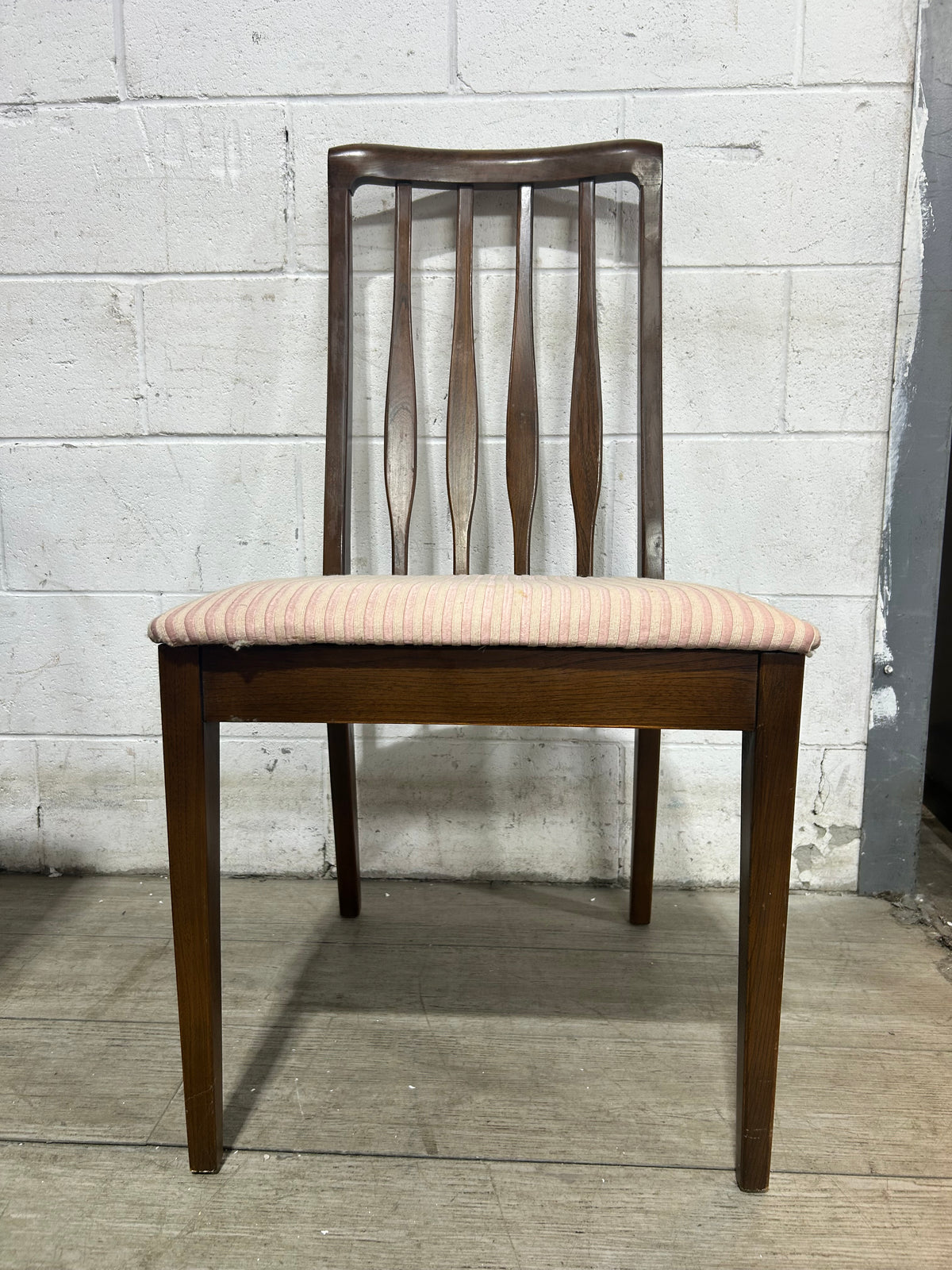 Reo Dining Set