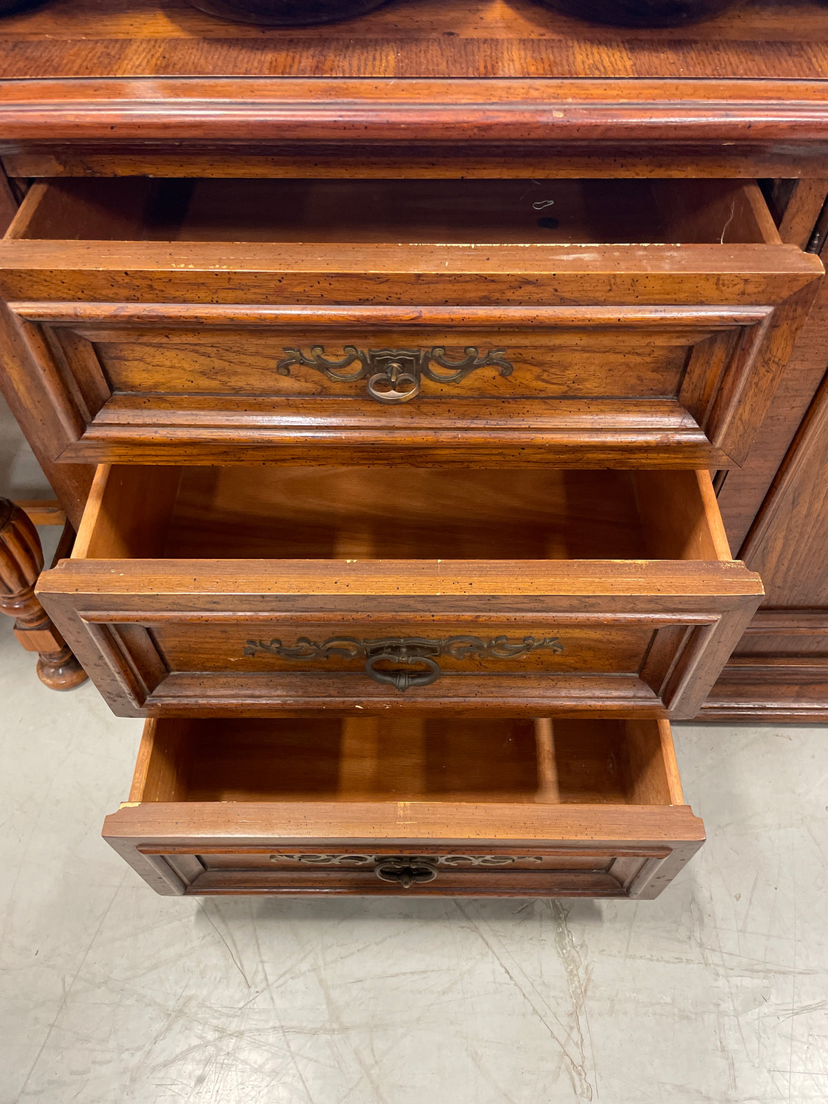 Tudor Style Dresser with 6 Drawers