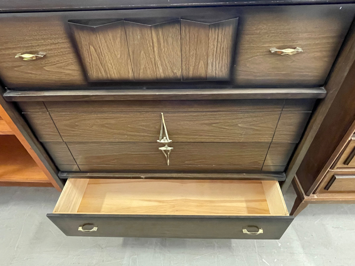 4-drawer Retro Dresser - 36x40x18 inch