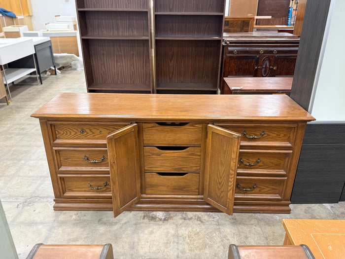 Light Brown 5-Drawer Dresser