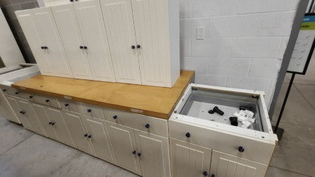 Kitchen Cabinet Set $695
