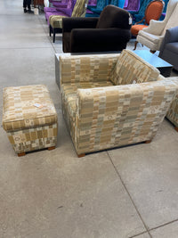 33” Armchair With Ottoman