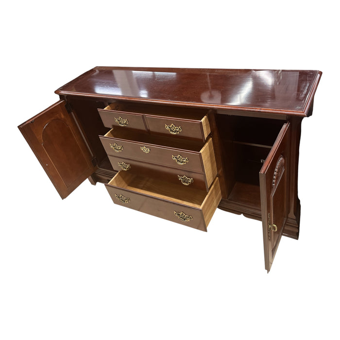 Stanley Classic Bedroom Dresser