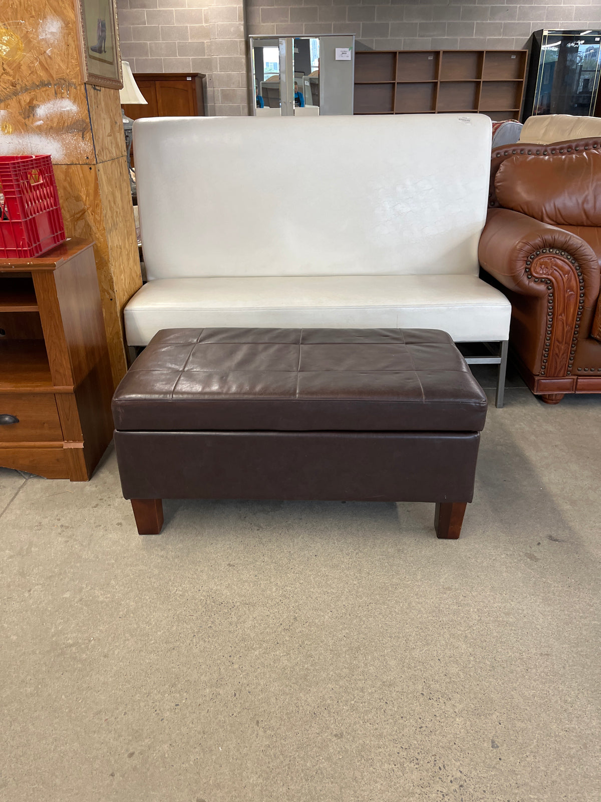 39” Leatherette Storage Ottoman