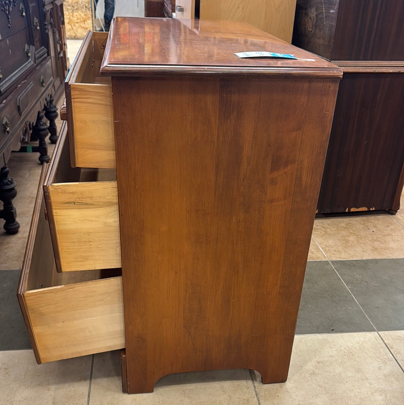 Medeiro Maple Dresser