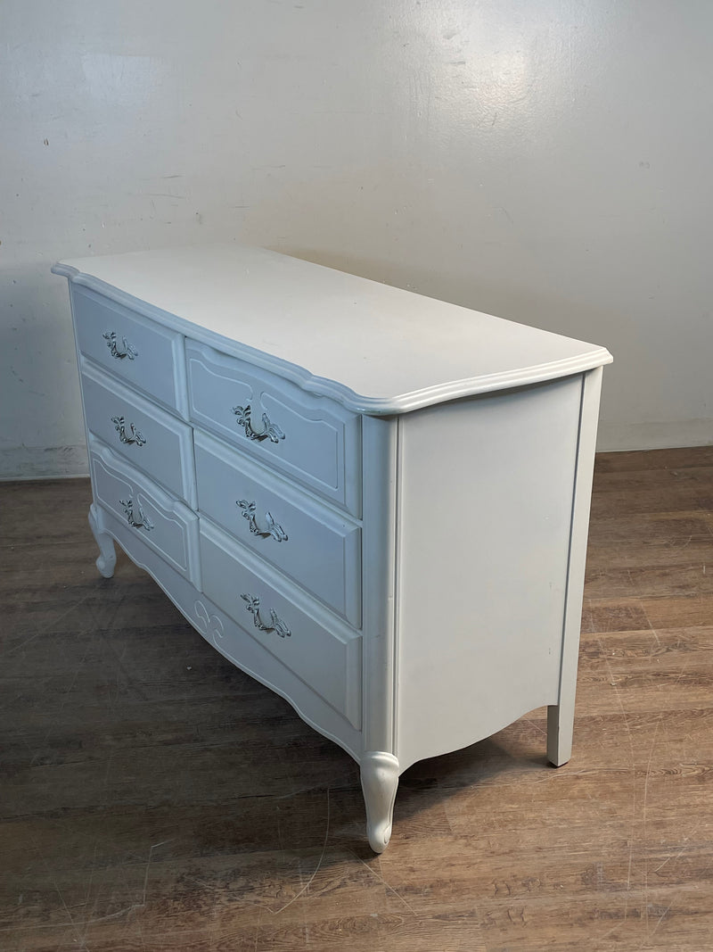 White Solid Wood 6-Drawer Dresser
