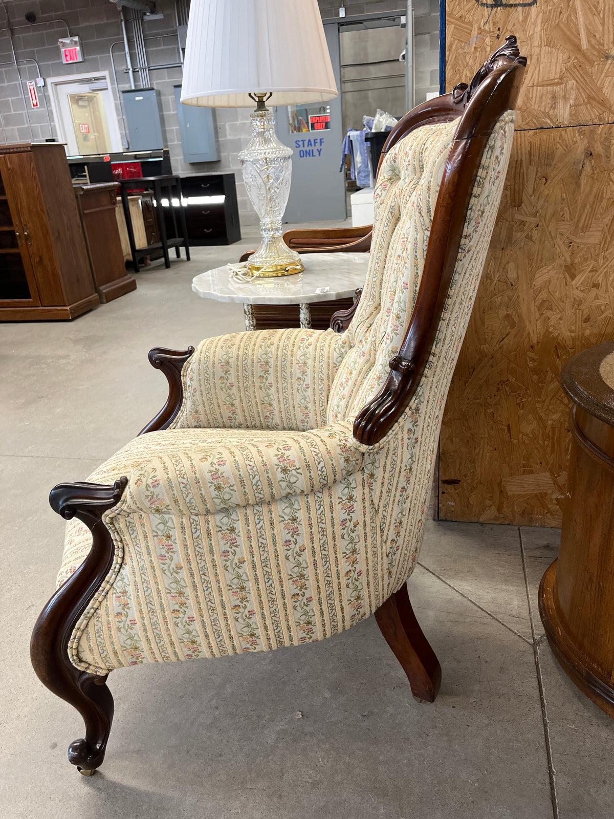 27"W Queen Anne Chair