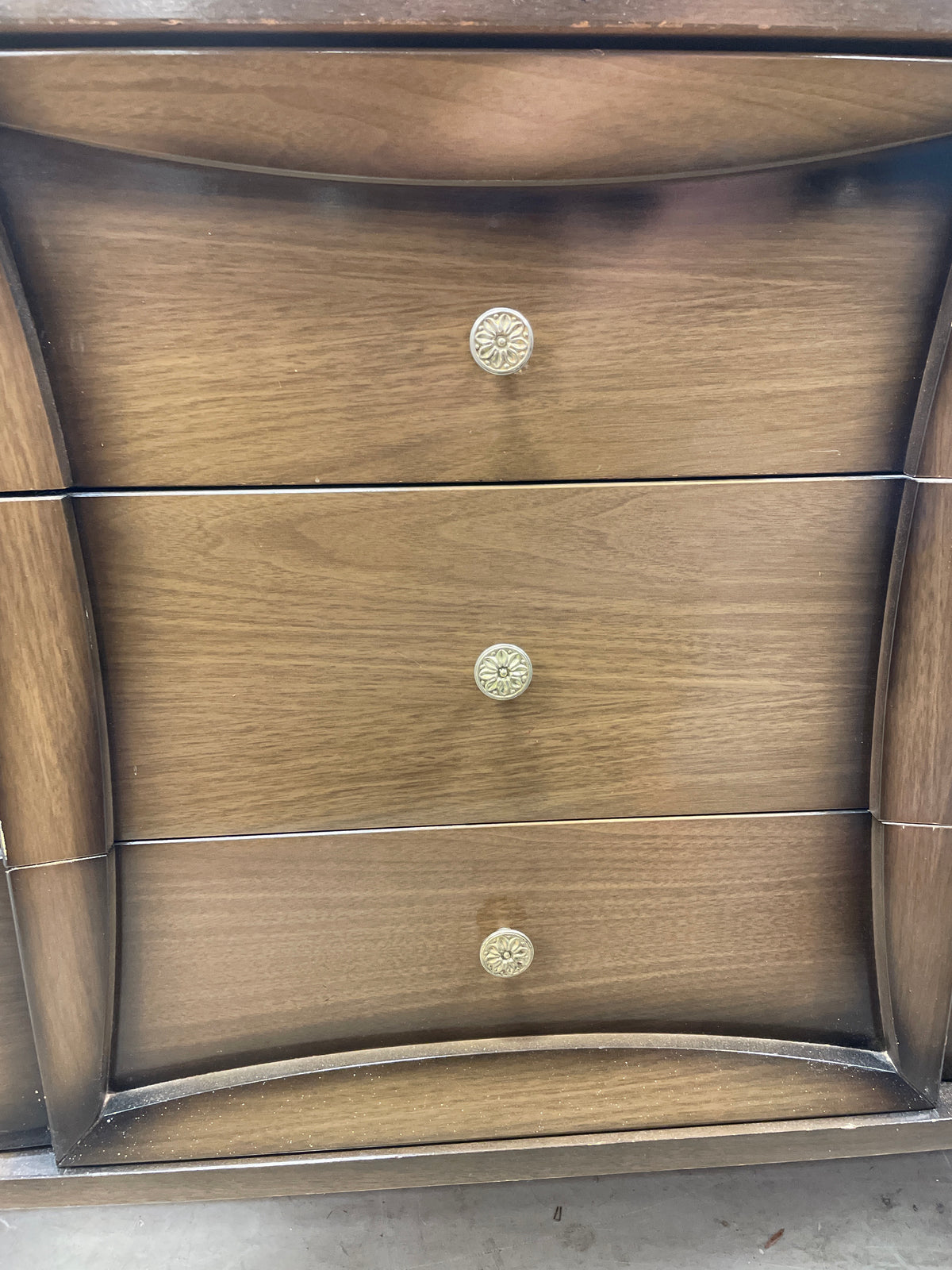 Vintage Mid-Century Modern Dresser with 9 Drawers