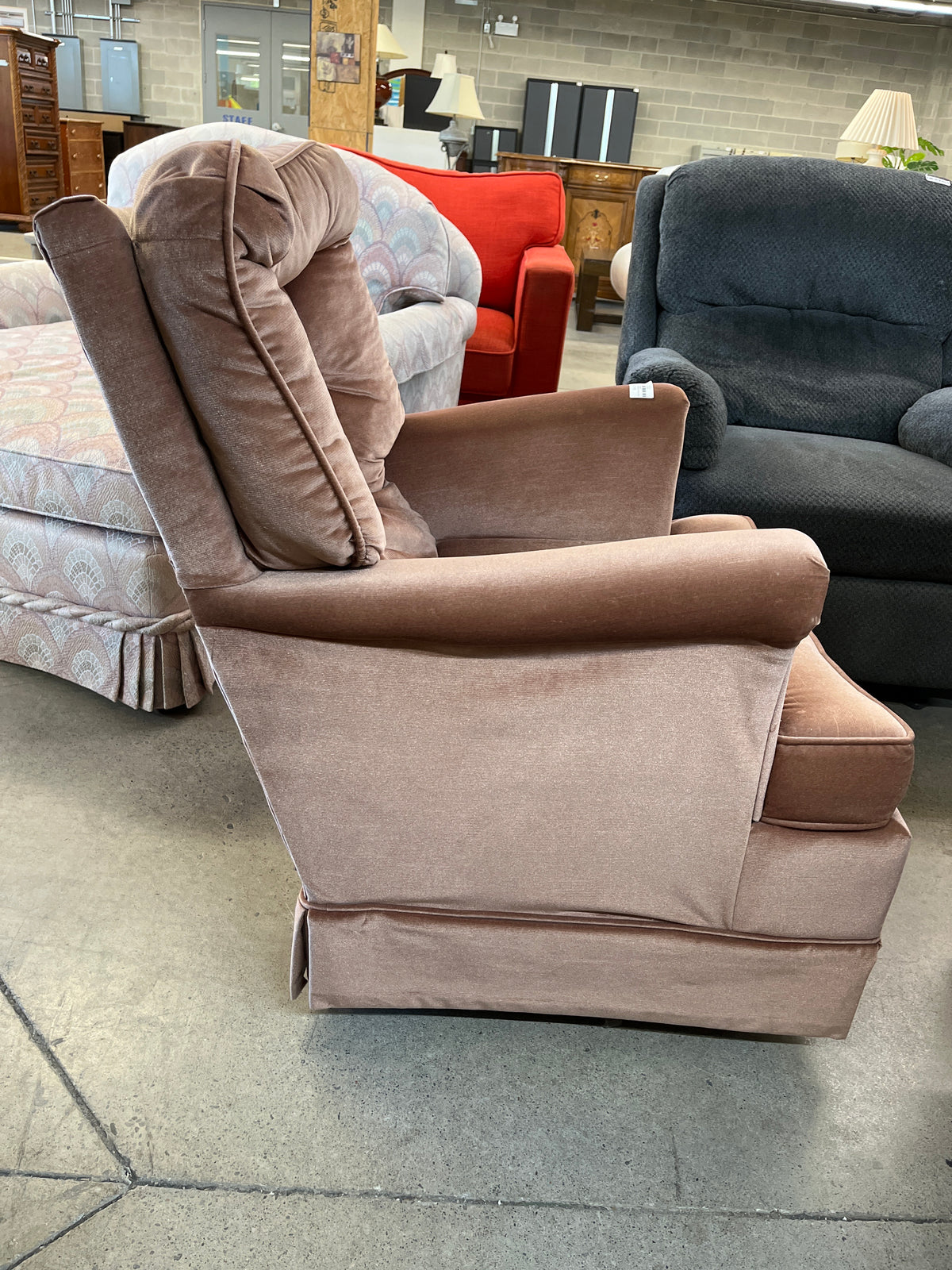 26" Dusty Rose Velour Lounge Chair