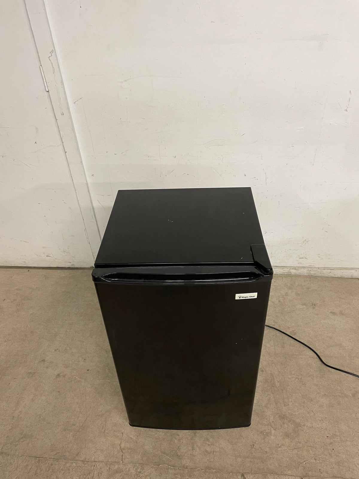 Black Magic Chef Mini-Fridge Model:MCBR360WF