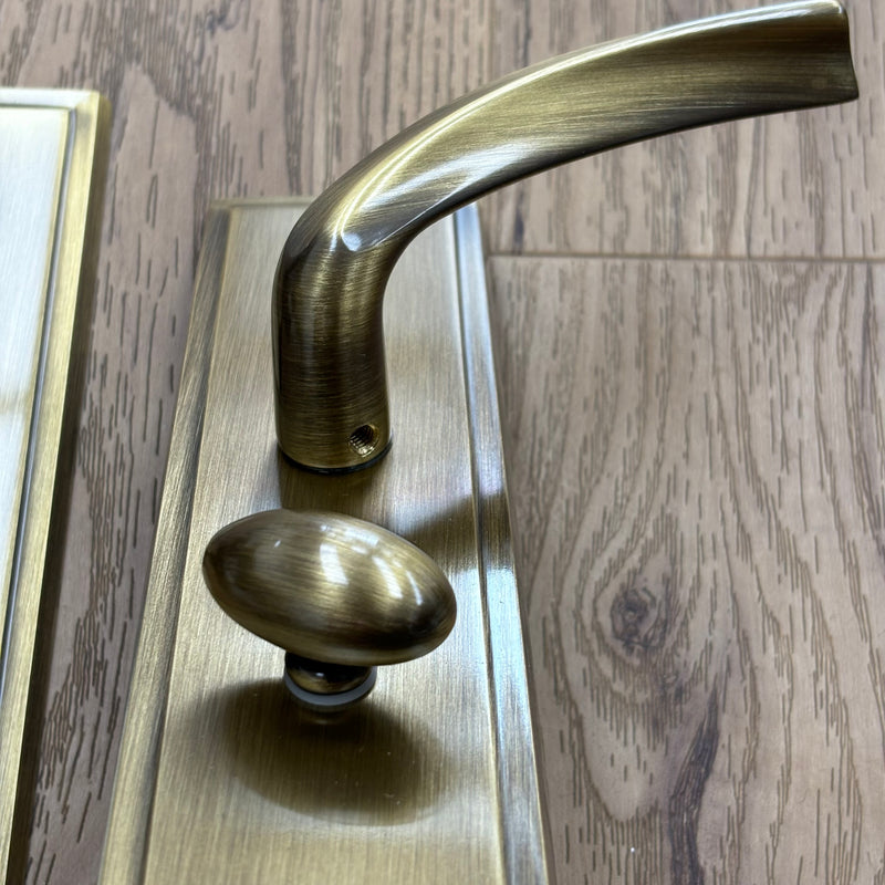 Right-Handed Brass Door Lever Set with Thumb Turn, 8525BOSSEMRHUS5