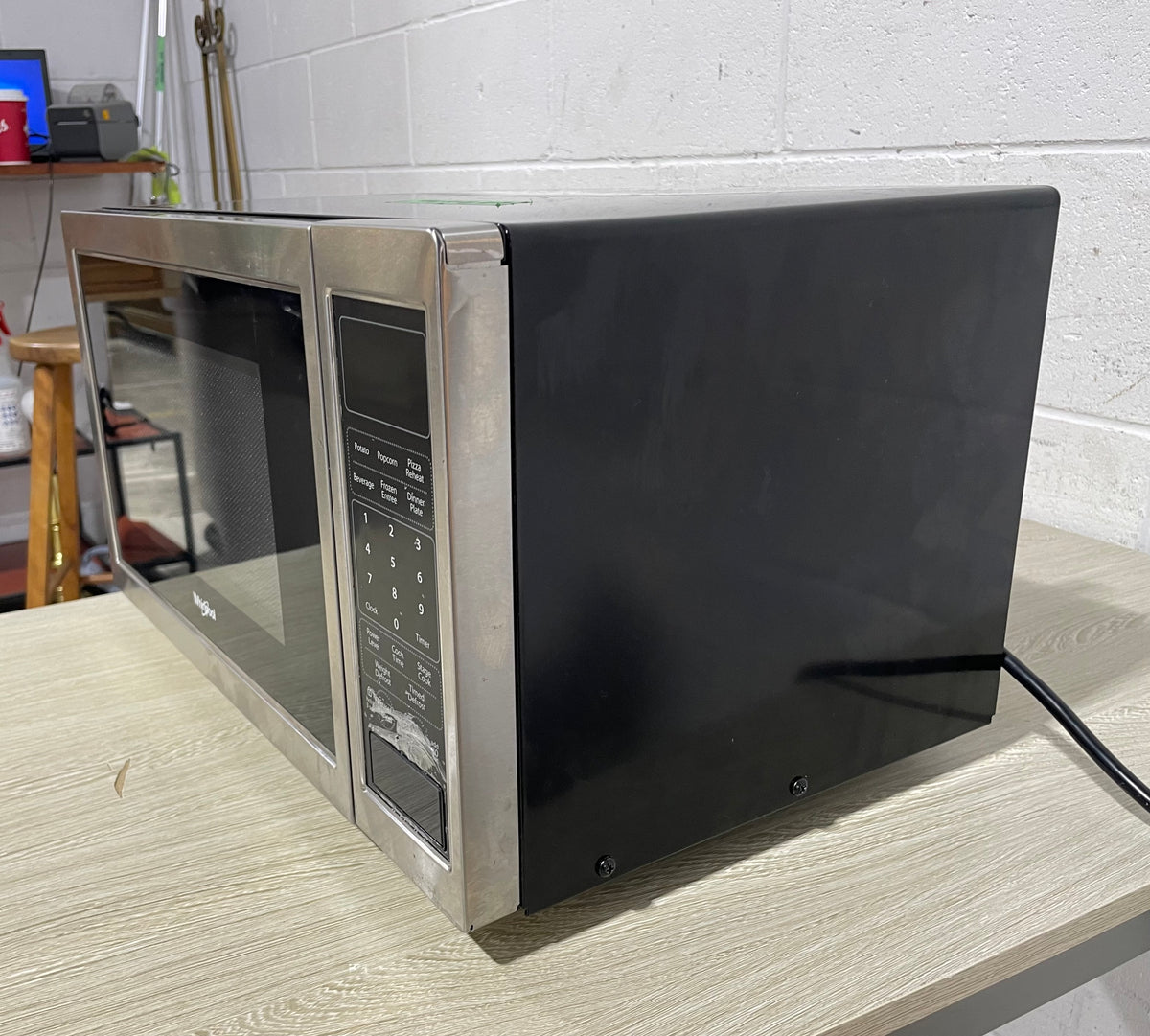 Whirlpool Countertop Microwave 19"