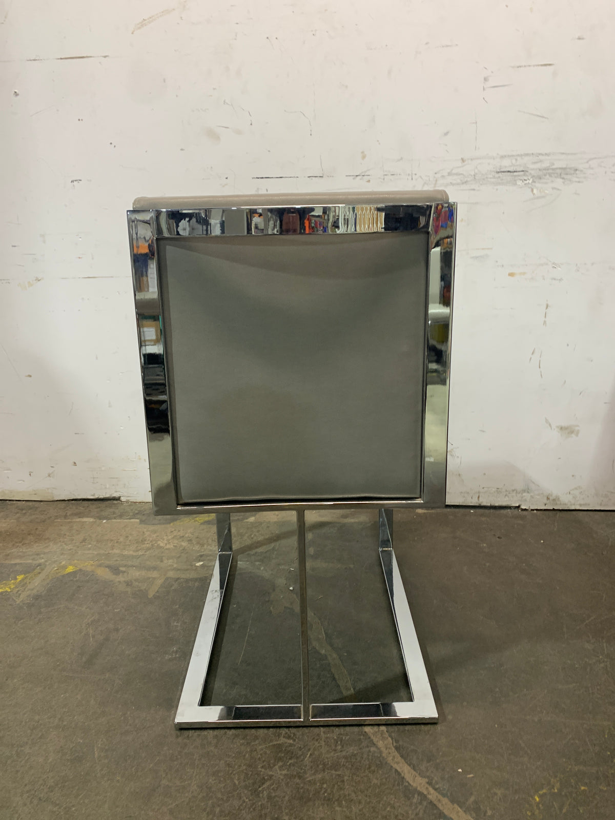 Elegant Light Grey Dining Chair