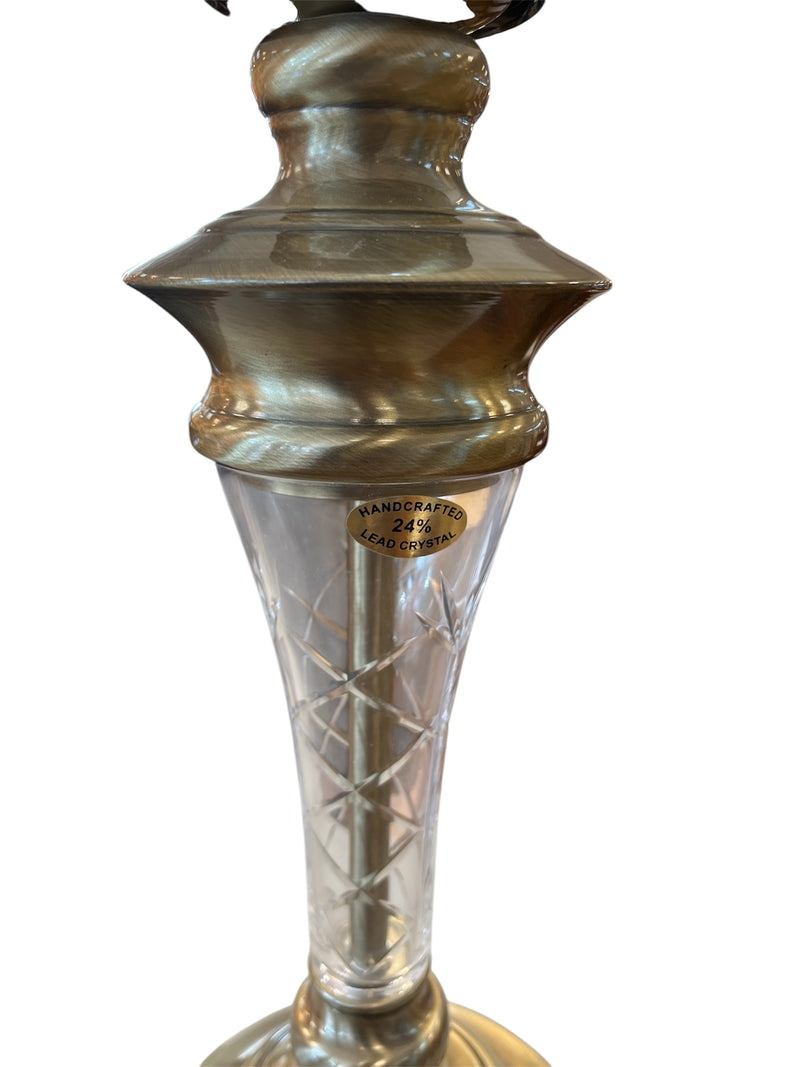 Traditional Table Lamp With Crystal Details