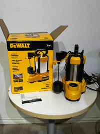 DEWALT 1HP Automatic Submersible Sump Pump