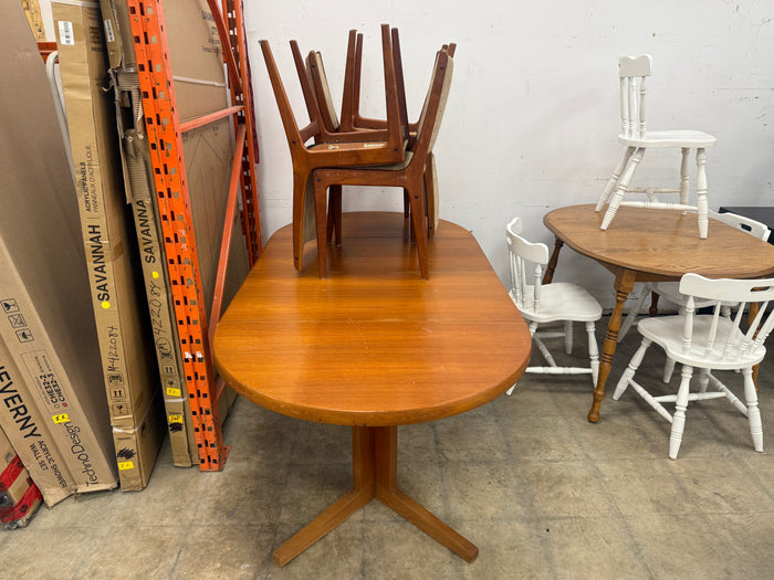 Light Reddish Brown Oval Dining Set