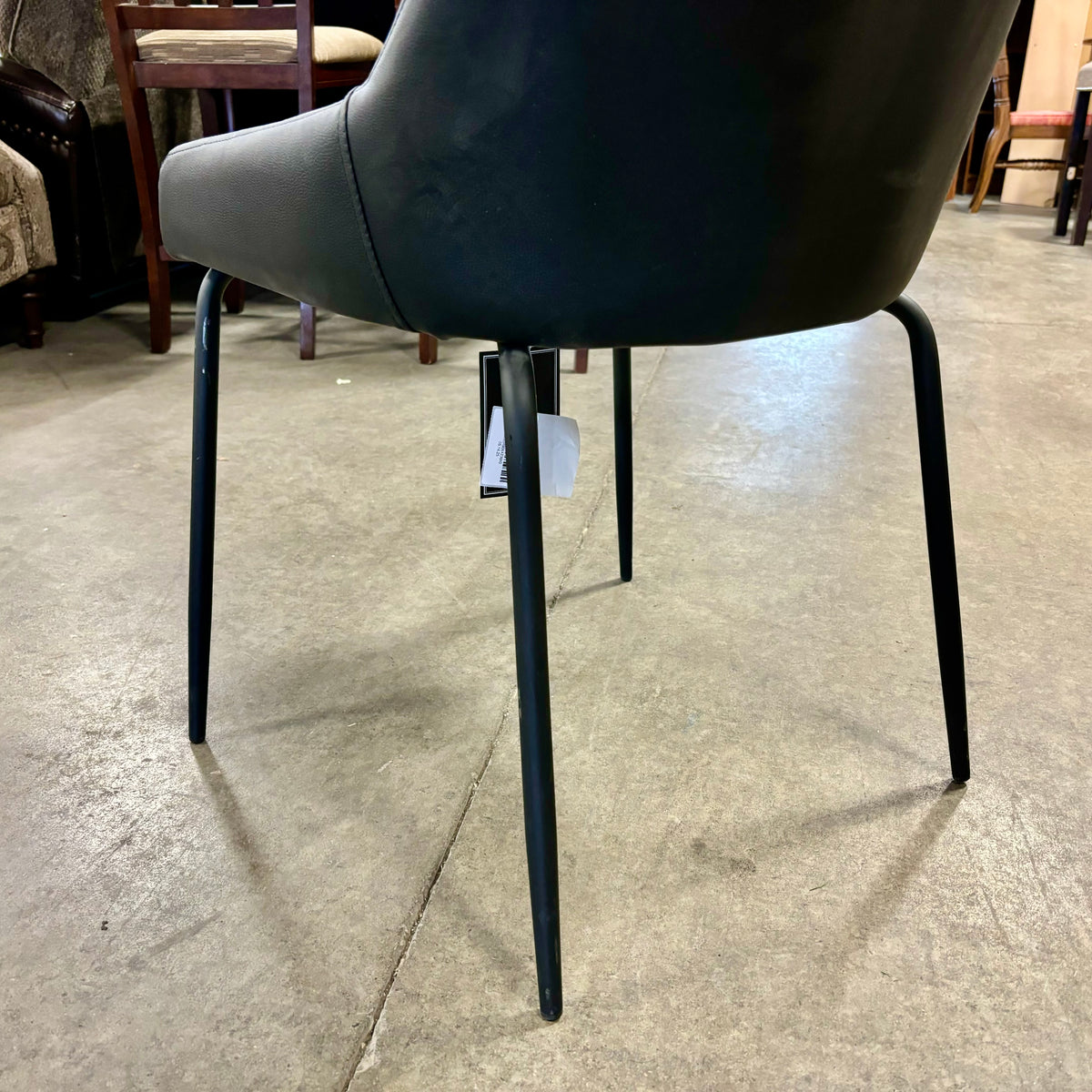 34.5-inches H Modern Black Padded Dining Chair – Habitat ReStore GTA