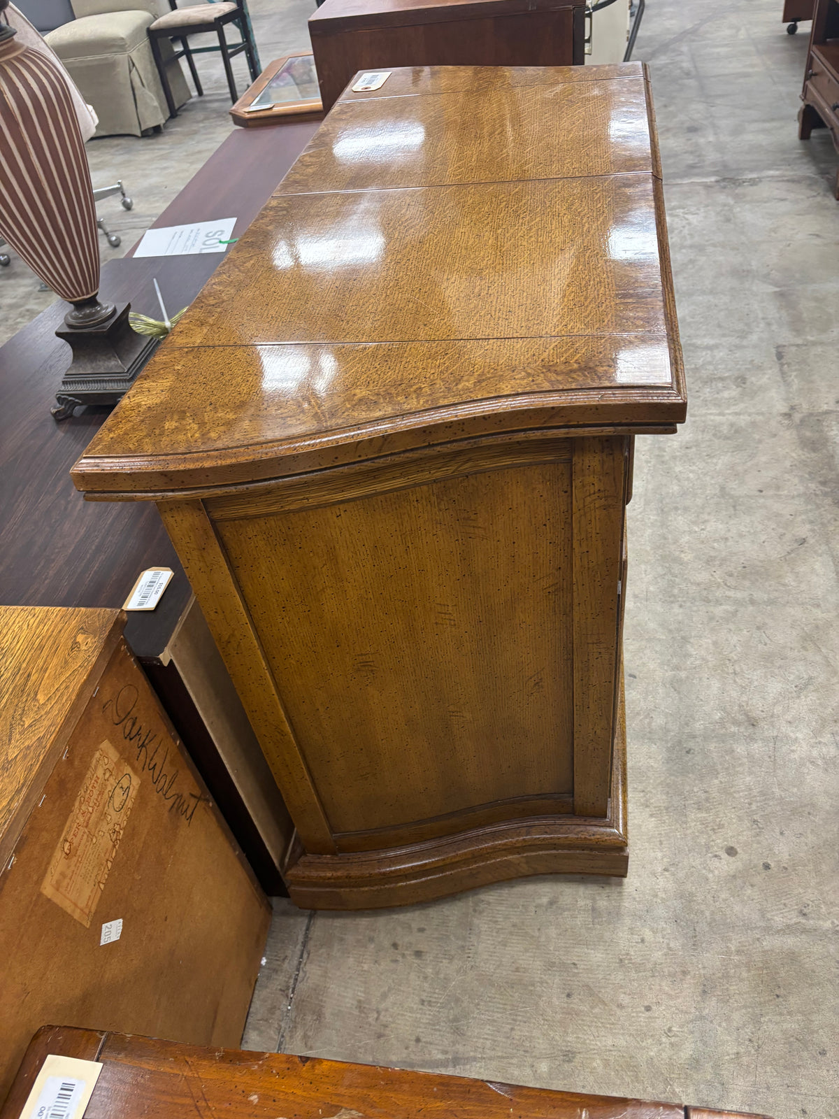 Neoclassical Flip-Top Server Buffet