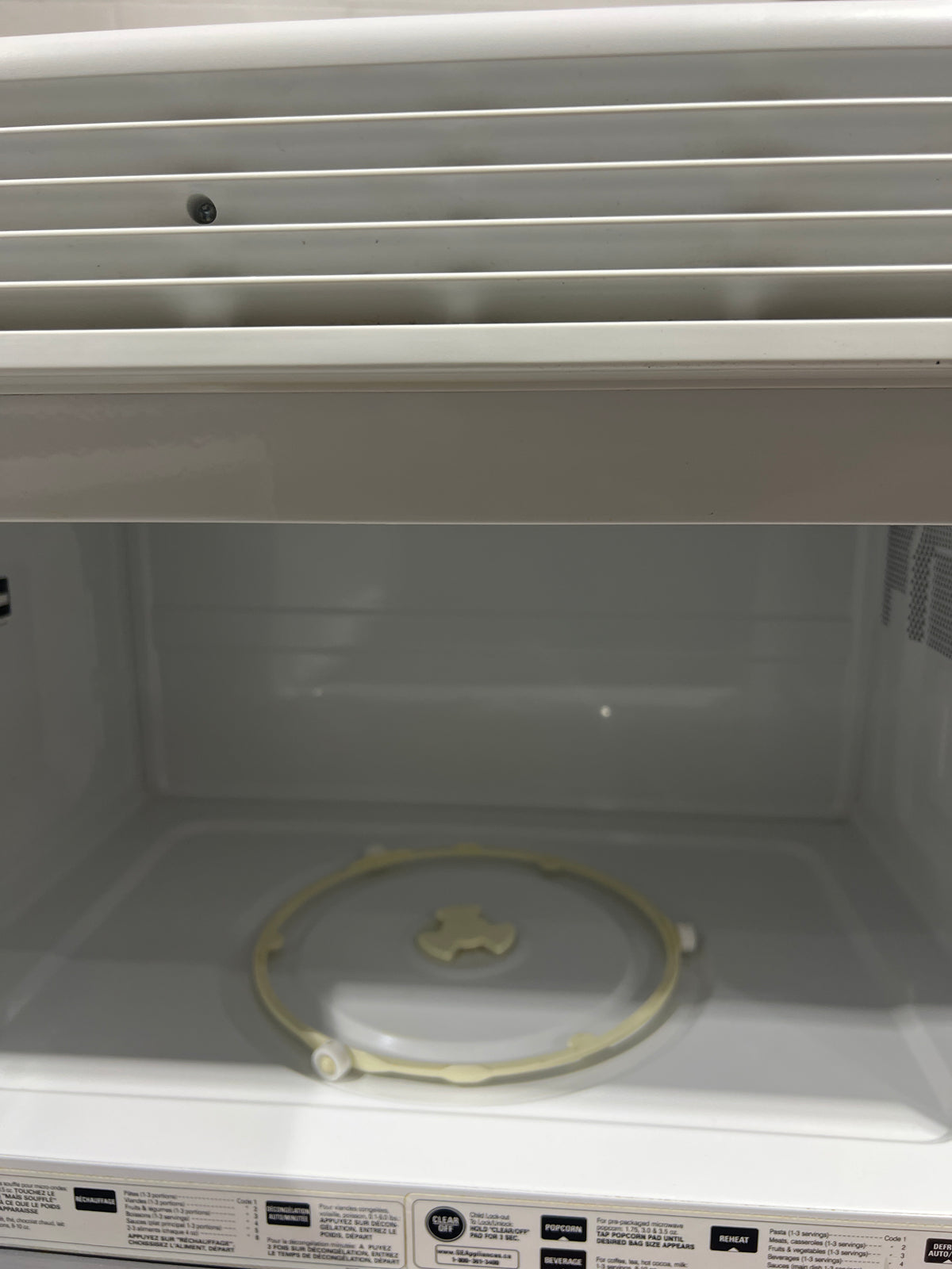 GE Microwave White - 30"