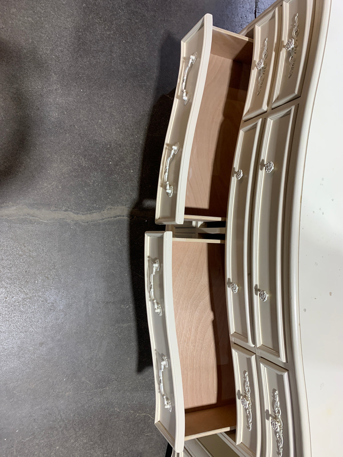 Elegant Dresser with Mirror (Cream Coloured)