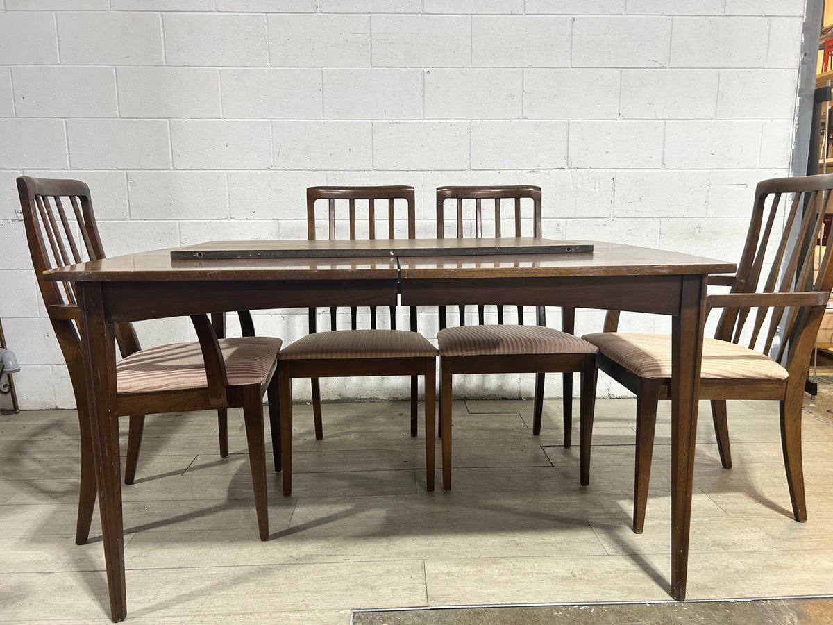 Reo Dining Set