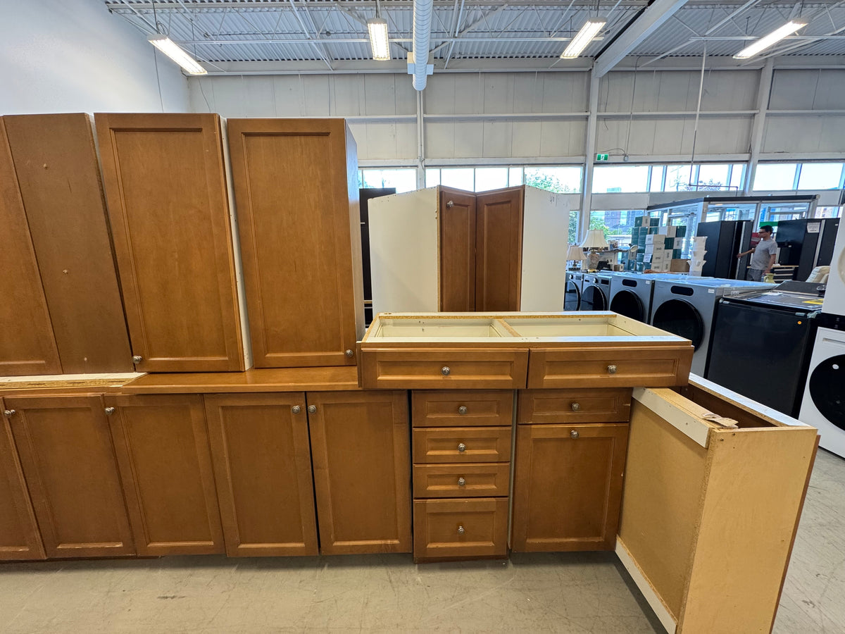 Set 24 Pieces Brown Shaker Panel kitchen Cabinets
