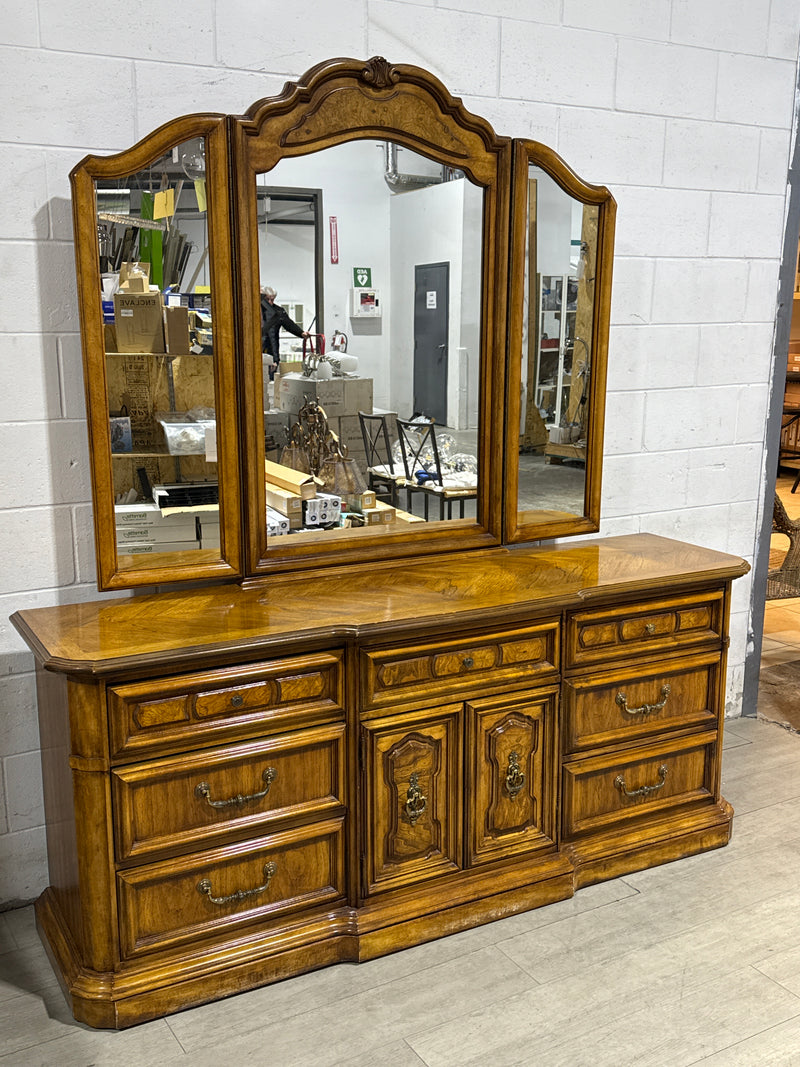 Asmarino China Cabinet