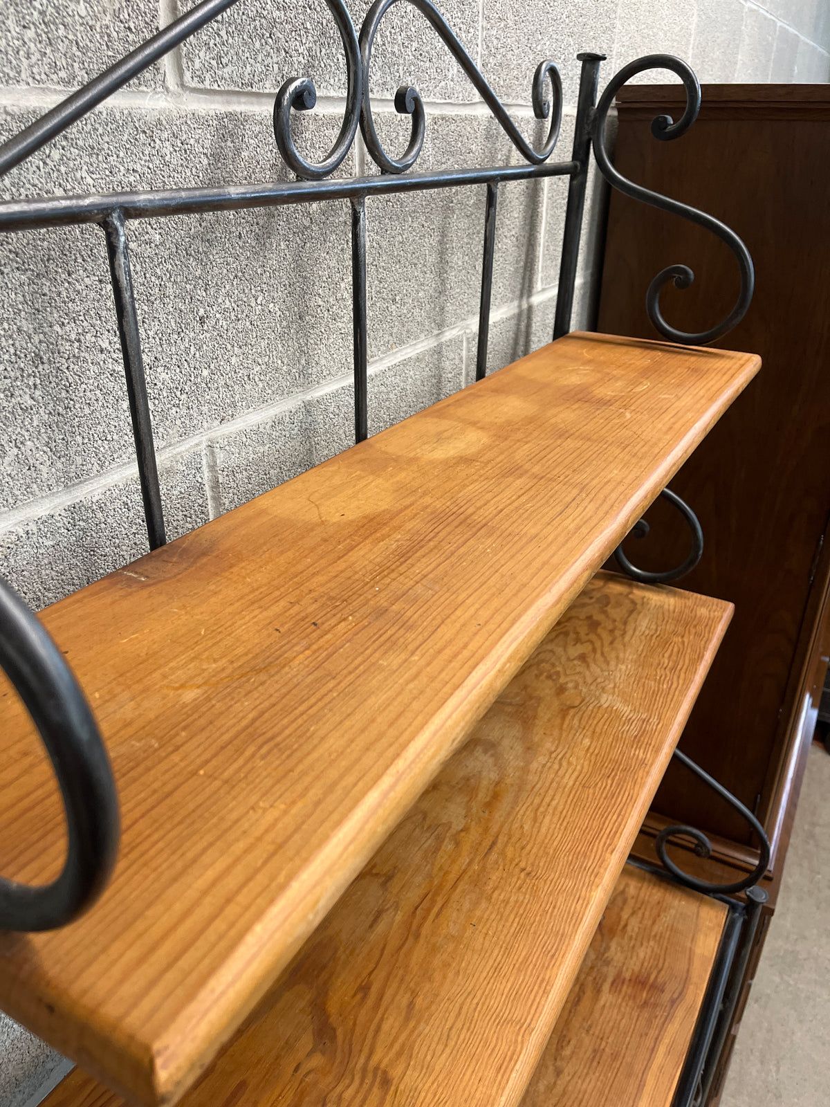 36" Bakers Rack Style Hutch