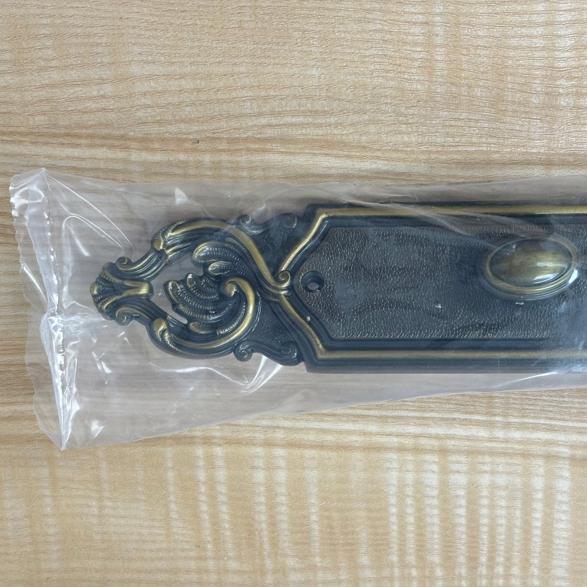 Flat Ornate Door Plate with Knob, 8525U59