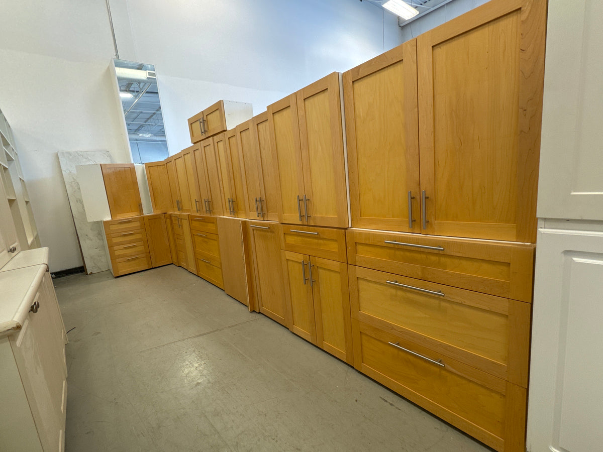Natural Wood Shaker-Style Cabinets - 17 Pieces
