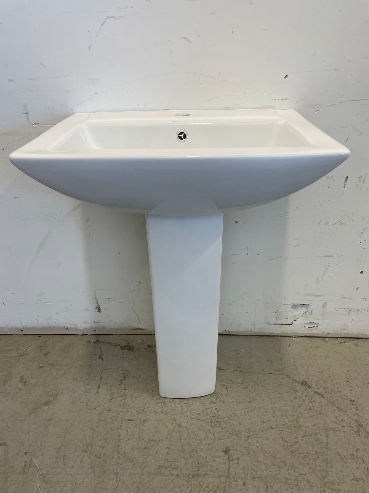 Swiss Madison Sublime Pedestal Bathroom Sink