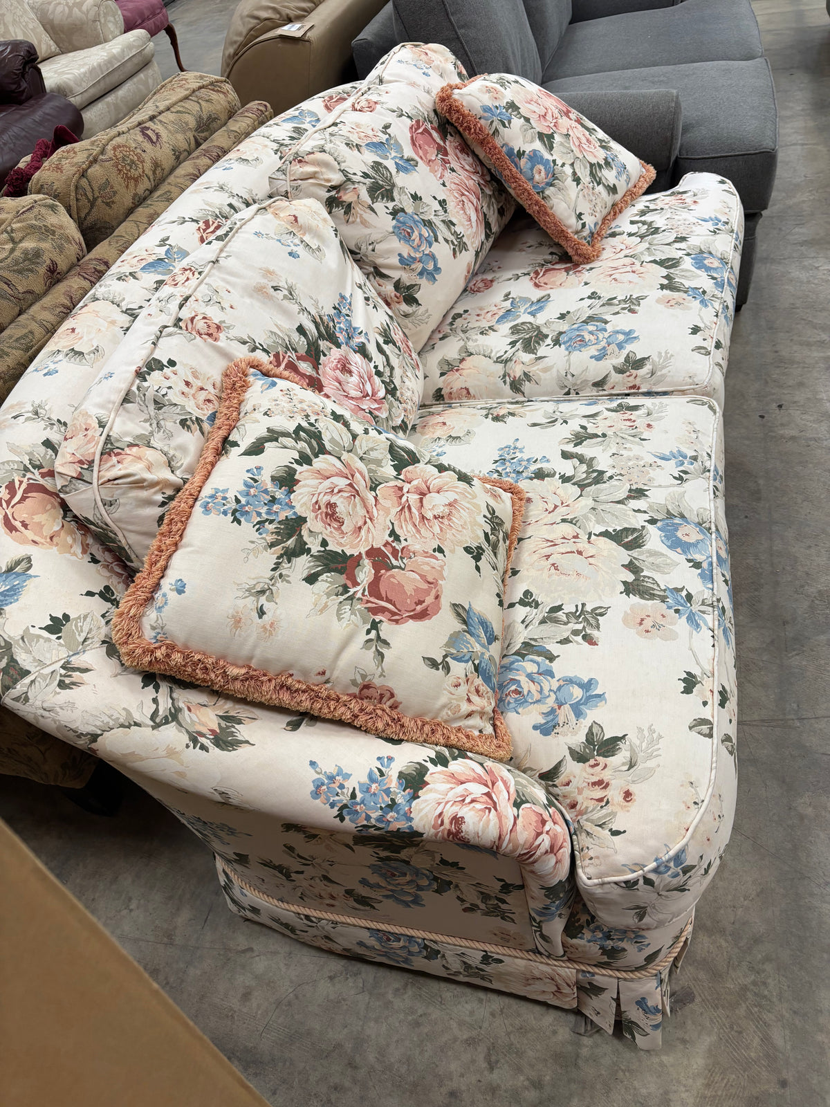 White Floral Loveseat with Throw Pillows