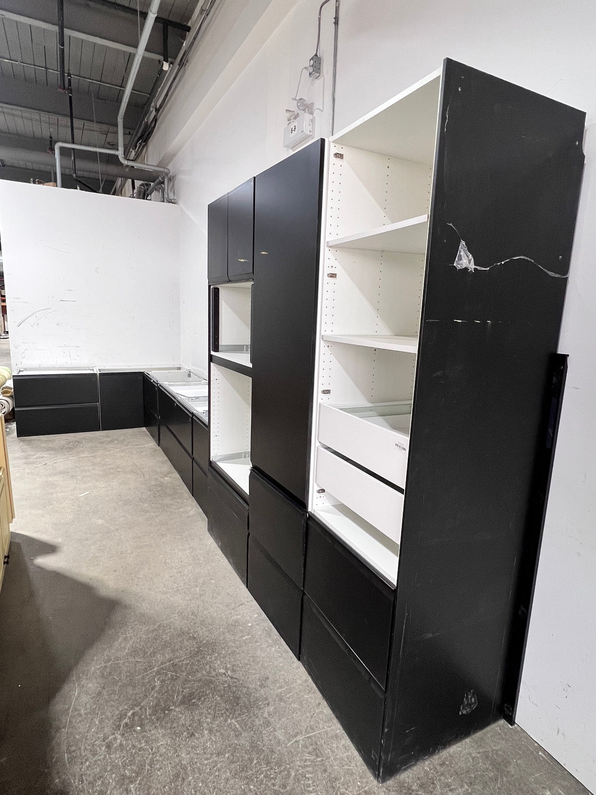 Black Tulip Kitchen Set