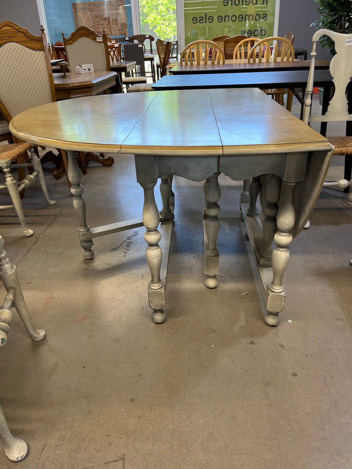 48"W Oval Dining Set w/ 6 Chairs
