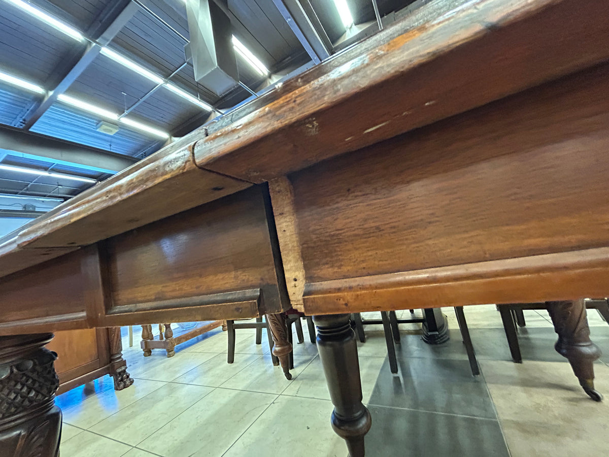 Eudora Victorian Dinning Table